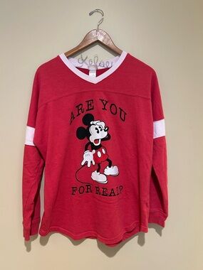 Disney Red Mickey Mouse Graphic V-Neck Long Sleeved Size XL